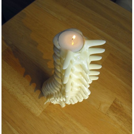 Porte-bougie en forme de colonne vertébrale